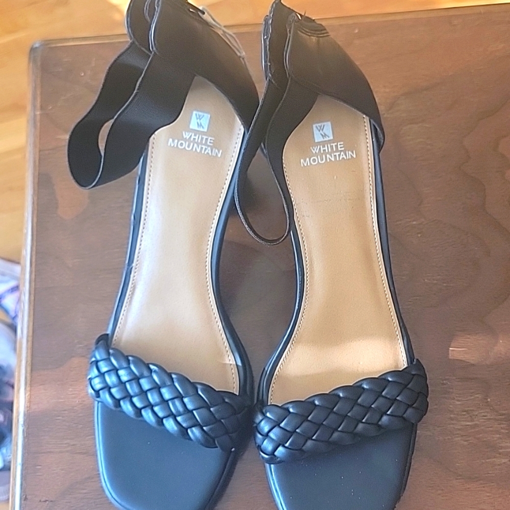 Black White Mountain Sandals